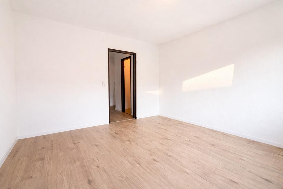 Zentrumsnahe renovierte 4-Zimmer Wohnung mit Balkon – Bild 12