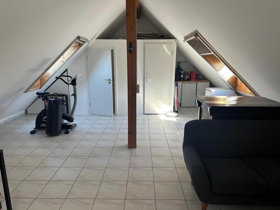 Provisionsfreie Vollmöblierte Maisonette Wohnung + 2 Stellplätze – Bild 24