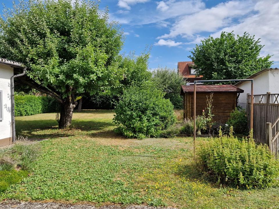 Grundstück mit renovierungsbedürftigen Altbestand – Bild 5