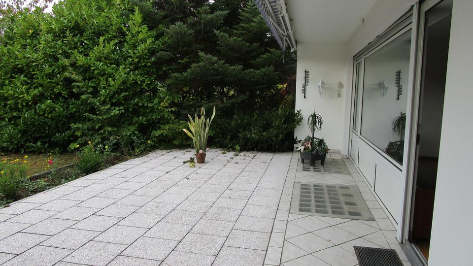Große helle Wohnung mit großem Garten, in bevorzugter Wohnlage – Bild 26