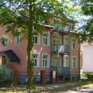 EINZIGARTIGE   -   TRAUM   -   WOHNUNG   -     in einer VORSTADTVILLA von  BERLIN-FROHNAU-GLIENICKE