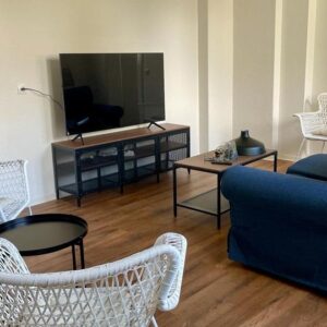 Einziehen und Wohlfühlen - geräumige 5-Zi-Wohnung für Familien, Zeitarbeiter, WG geeignet