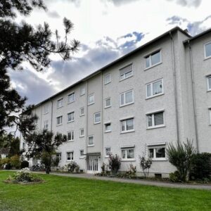 Sehr gepflegte 4 Zimmer Wohnung in Raiffeisenring mit Garage