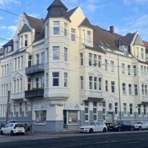 Repräsentative, zentrale, ruhige Altbauwohnung, Praxis oder Wohnen, List, mit Balkon