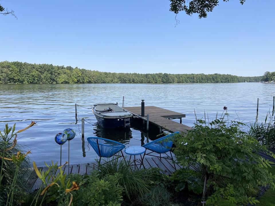 gepflegte Villa mit eig. Seezugang, Steg, Gästehaus, Sauna, Designmobiliar nahe Berlin – Bild 27