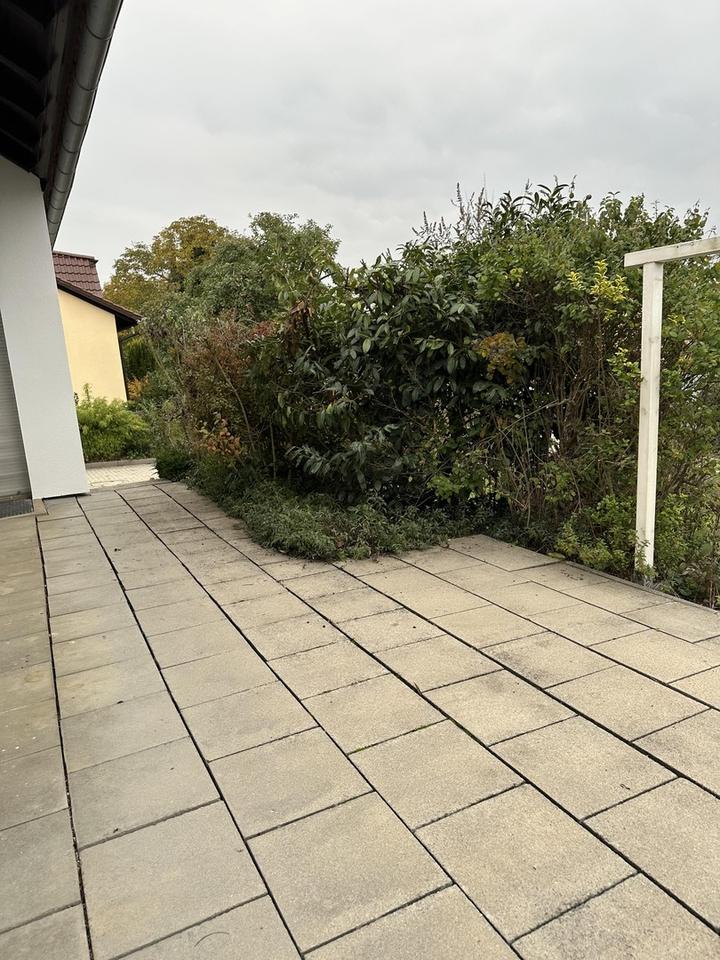 Geräumiges Einfamilienhaus mit schönem Naturgarten und Einzelgarage – Bild 38