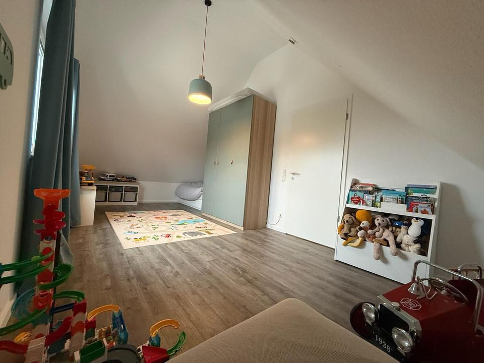 Moderne 4-Zimmer-Maisonettewohnung mit Südbalkon – Bild 14