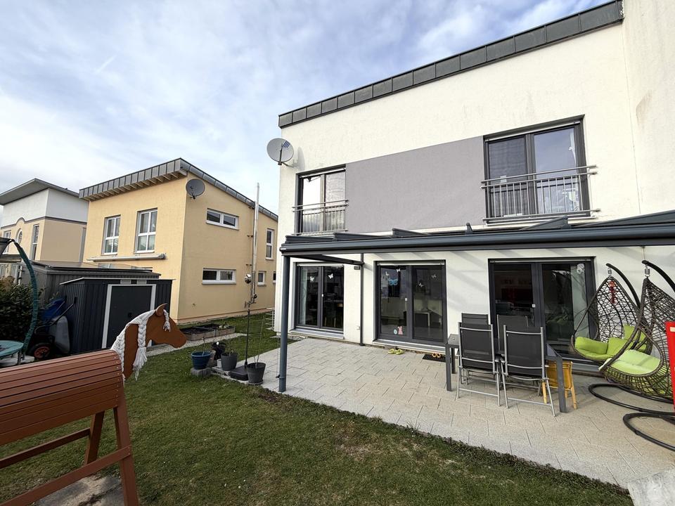 Moderne DHH mit Pergola, Garage & PV | 6 Zimmer | 148 m² | KfW-55 Standard – Bild 28
