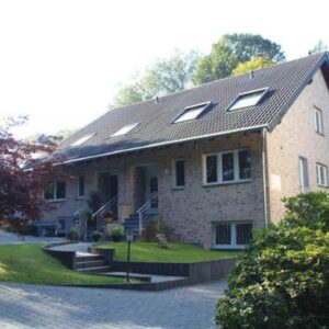 Großzügige Doppelhaushälfte in schöner Lage am Waldrand