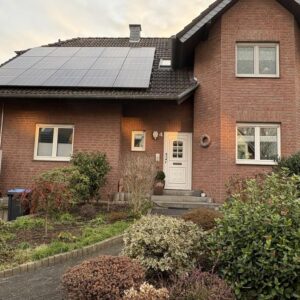 Unabhängig von Öl und Gas. Gepflegte Zweifamilienhaus-DHH in ruhiger und zentraler Lage von Alpen