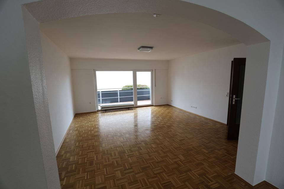 3 Zimmer Wohnung am Waldrand Balkon Stellplatz Einbauküche