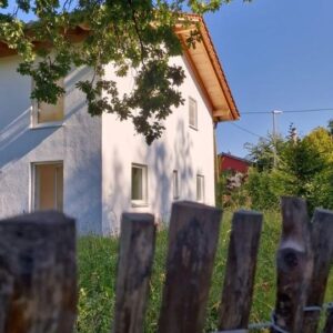 Neuwert. großzüg. Einfamilienhaus mit sep. Büro/Praxis/ELW, ruhige Lage bei Landsberg/L – prov.frei!