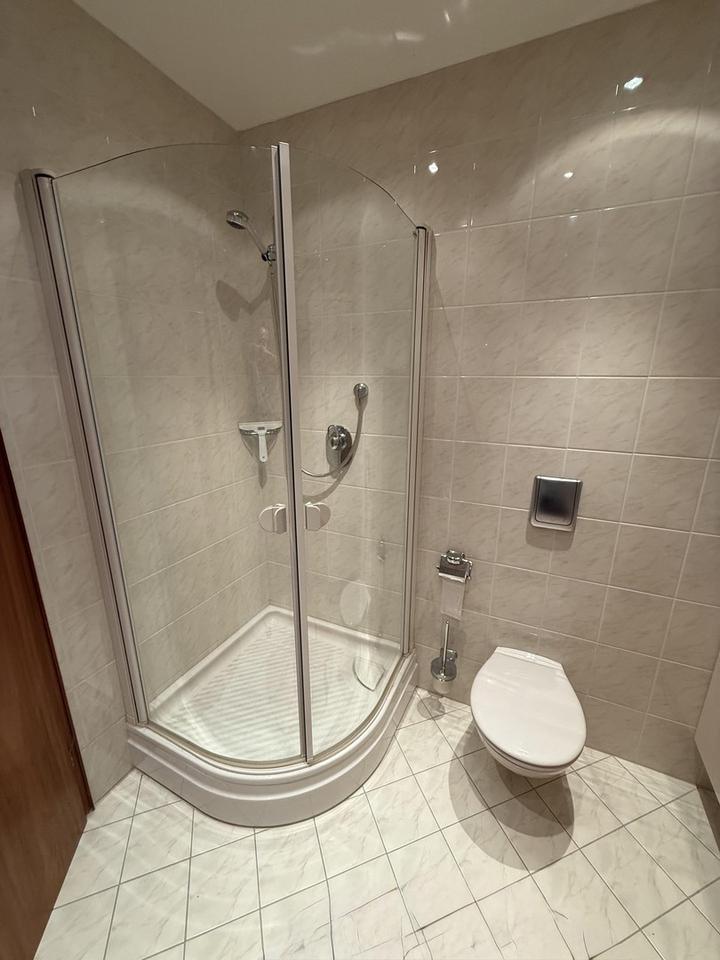 Gepflegtes Dreifamilienhaus mit Weitblick und attraktiven Extras – Bild 23