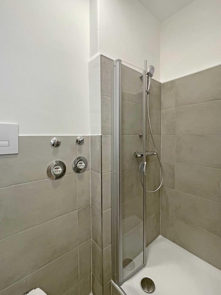 Provisionsfrei: Kernsanierte, bezugsfreie Wohnung direkt am Zionskirchplatz – Bild 9