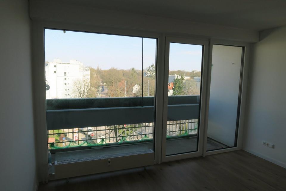 Stadtwohung 39 m² mit Luitpoldpark-Blick – 5. OG, Ostbalkon, neue Fenster, sofort verfügbar – Bild 2