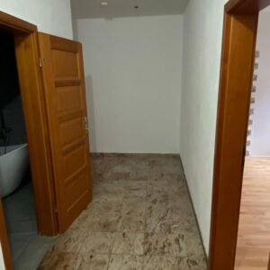 4 Zimmer Wohnung ( Privat oder Gewerbe)