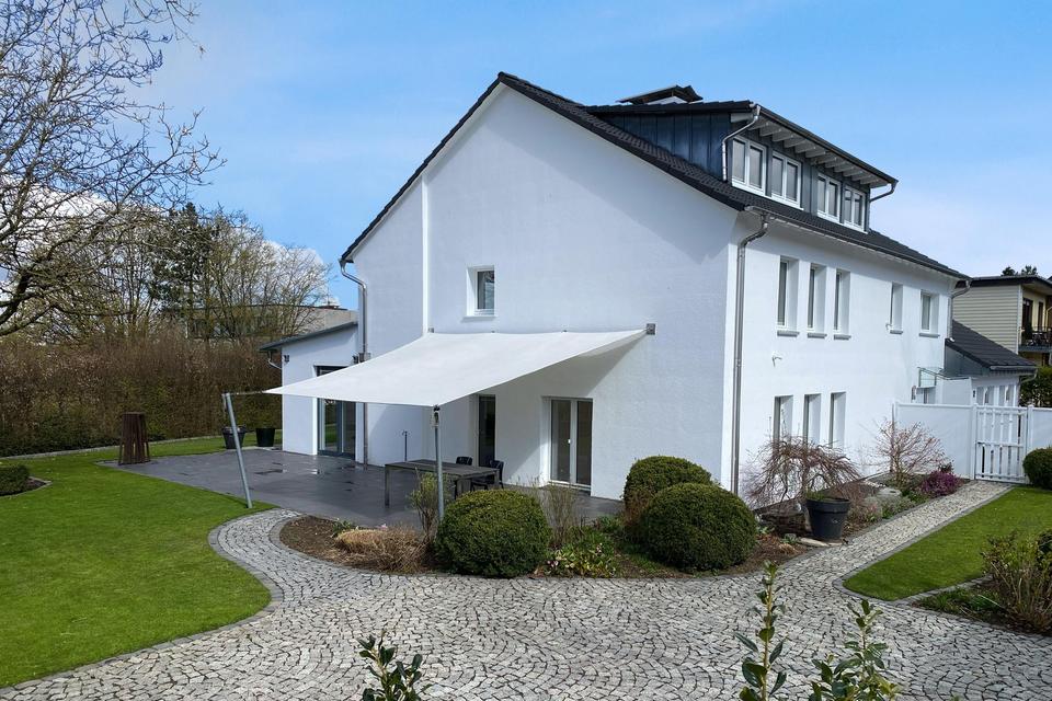 Großzügiges Einfamilienhaus mit 385 m² Wohnfläche und großem Grundstück in Halver – Bild 3