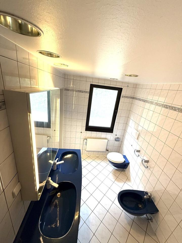 Modernes, großes, vielseitiges Haus inkl. Garage * in Kordel – Bild 14