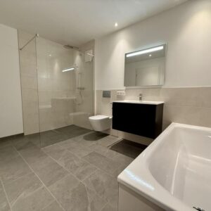 Ruhige, aufzugsgerechte 3-Zi Wohnung m. Balkon - KFW 40 NH