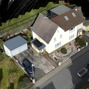 Zwei Häuser – perfekt für Mehrgenerationen oder große Familien