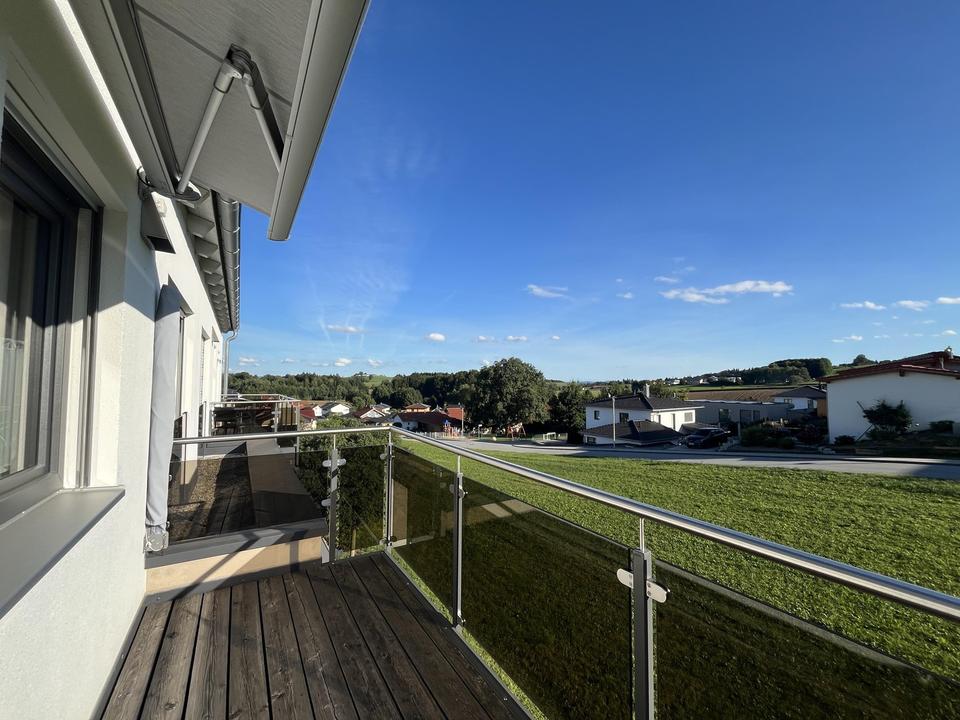 Traumhafte 2-Zimmer Wohnung barrierefrei mit Einbauküche und 2 Balkonen – Bild 4