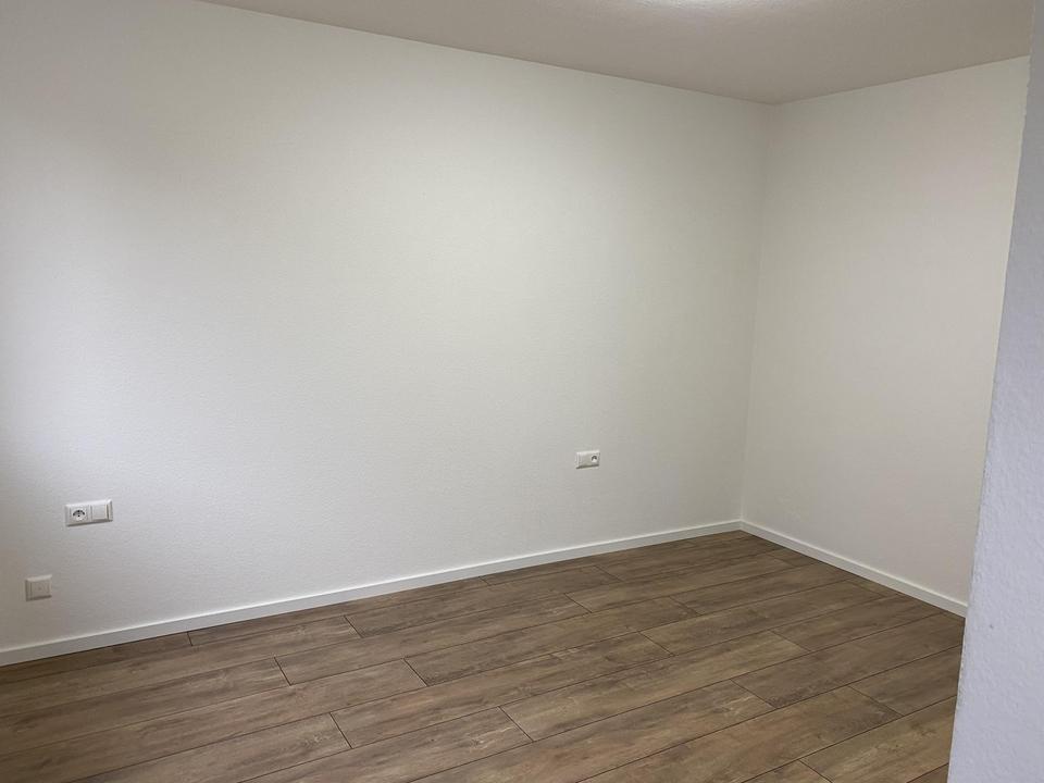 Sonnige 3ZKB beim Jung-Stilling KH, mit Aufzug, mit EBK, neues Bad gepl., elektr. Garage, renov. – Bild 28