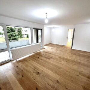 Exklusiv: Komplett neu renovierte 5,5–6‑Zimmer‑Wohnung in Top‑Lage Esslingen‑Sulzgries