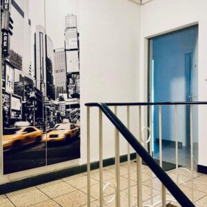 Renoviertes, teilmöbliertes Apartment mit Loggia & EBK im Heusteigviertel - Tandem Garage optional