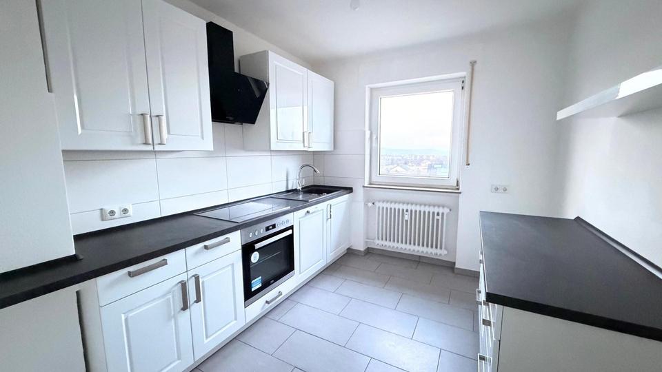 Helle 3-Zimmer-Wohnung mit Traum-Blick, Süd-Ost-Balkon & EBK – Bild 6