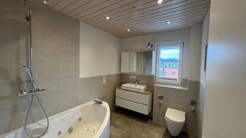 2,5-Zimmer-Wohnung (77 m²) mit traumhafter Aussicht