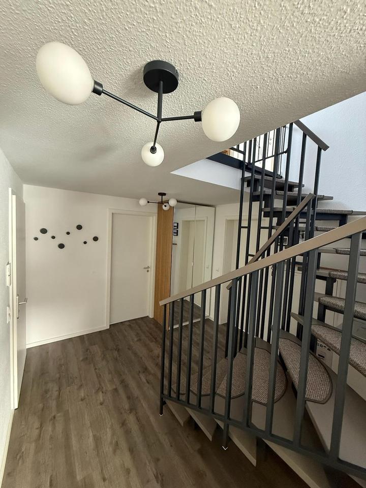 Moderne 4-Zimmer-Maisonettewohnung mit Südbalkon – Bild 6