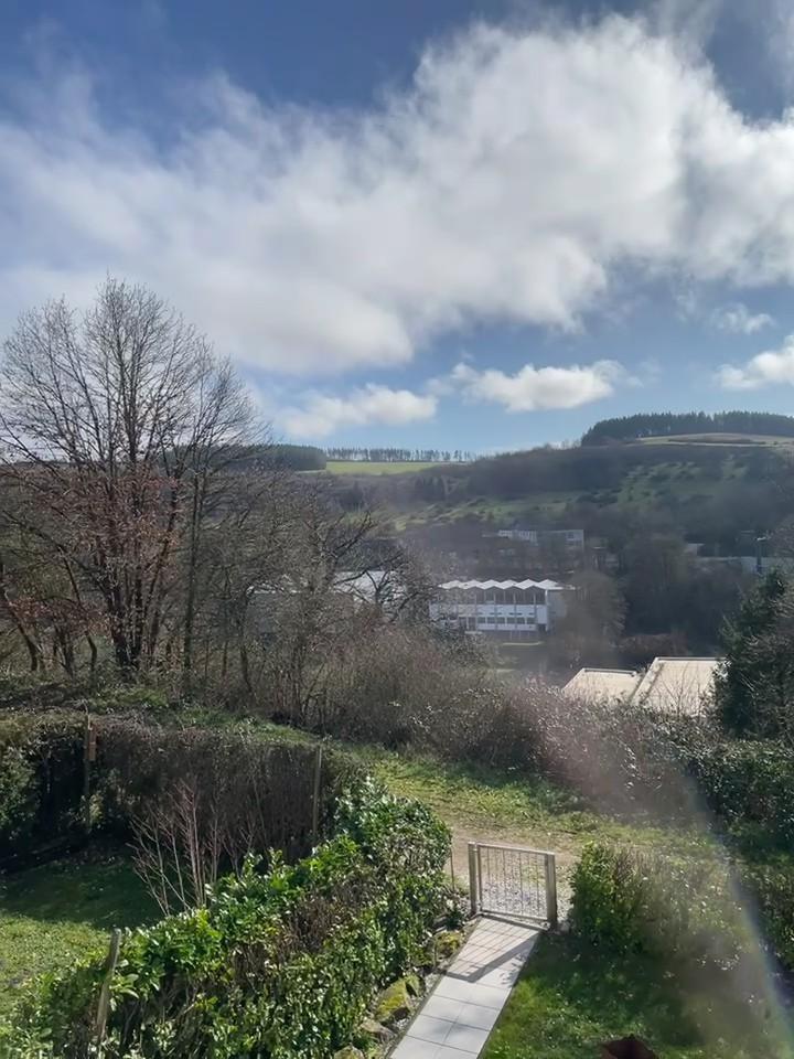 Attraktive 3-Zimmer-Wohnung in bevorzugter Höhenlage mit unverbaubarer Fernsicht