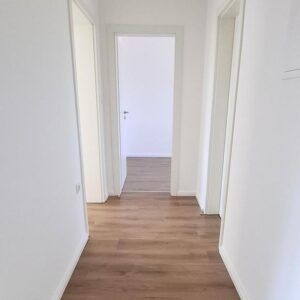renovierte 3 Zimmer / Küche / Diele / Bad in Bad Sülze im Haus sind drei Wohnungen frei!