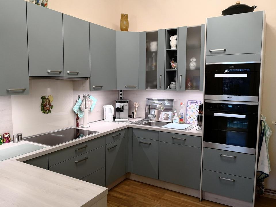 Barrierefrei wohnen in Zweifamilienhaus mit Lift, Garten & Autostellplätze – Bild 30