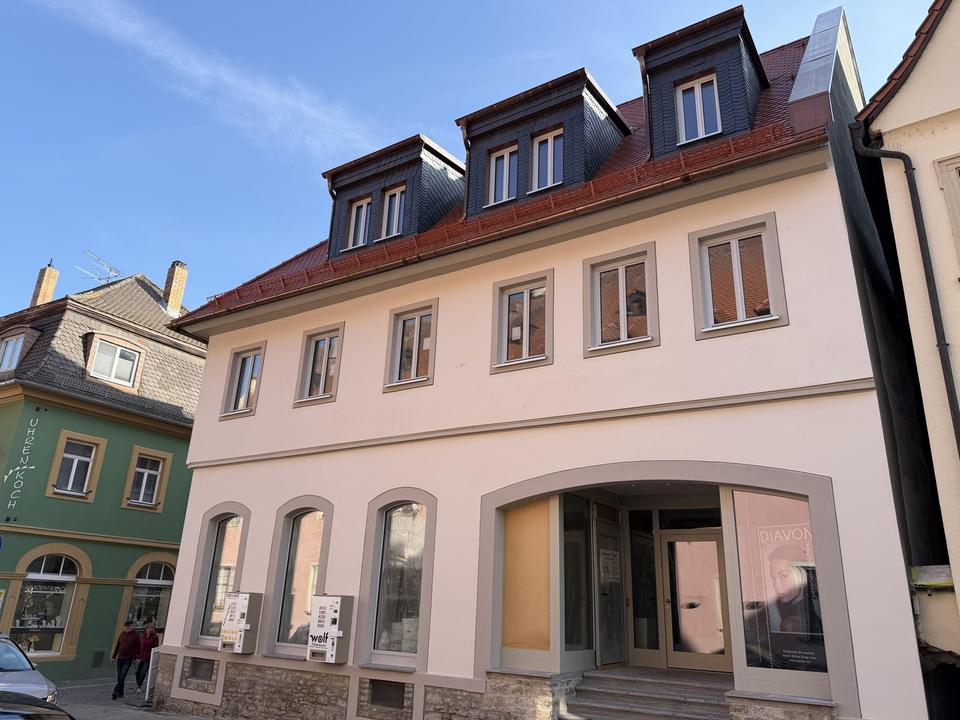 Großzügige 3-Zimmer-Wohnung mit Terrasse im Innenhof – Erstbezug – Wohnen in der Volkacher Altstadt