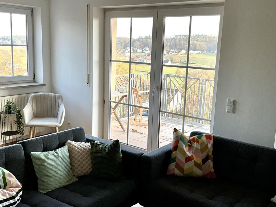 Großzügiges Ein- bis Zweifamilienhaus mt 8.197 qm Grund, PV-Anlage, Wald und Panoramablick – Bild 12