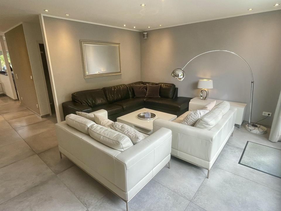 Maisonette-Wohnung mit Sonnenterrasse und Stellplatz in Köln-Rodenkirchen