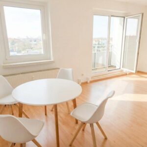 2x WG Zimmer nähe Uni in modernisierter 3 Zimmer Wohnung in Magdeburg Cracau