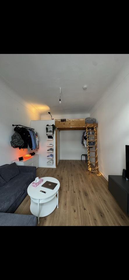 Modernes WG-Zimmer mit Empore in zentraler Lage - Düsseldorf Friedrichstadt