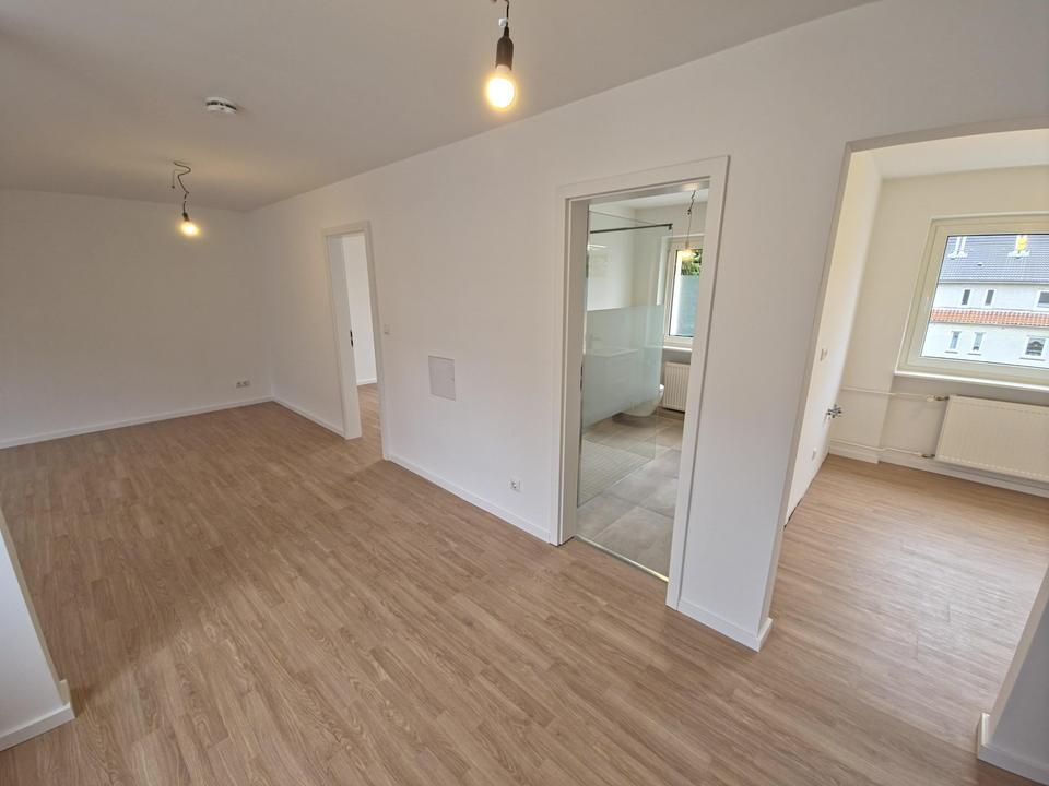 Hochwertig kernsanierte Dachgeschosswohnung mit Südbalkon – moderner Wohnkomfort auf ca. 55,4 m² – Bild 5