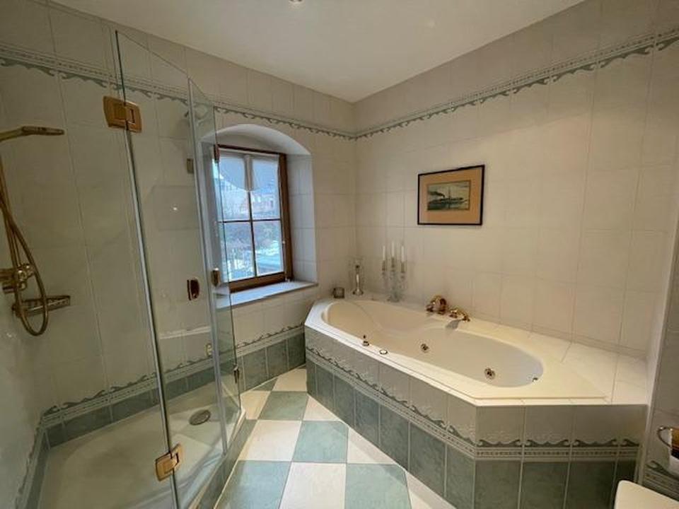 Gepflegtes Stadthaus mit Garten und Terrasse – Bild 17