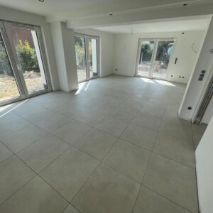 Hochwertige 4 Zimmer Maisonette-Wohnung mit Garten (Doppelhaushälfte)