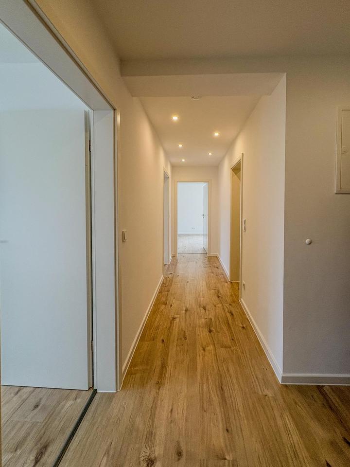 Moderne und barrierefreie 3-Zimmer-Wohnung mit Einbauküche und Balkon in Kempen – Bild 9