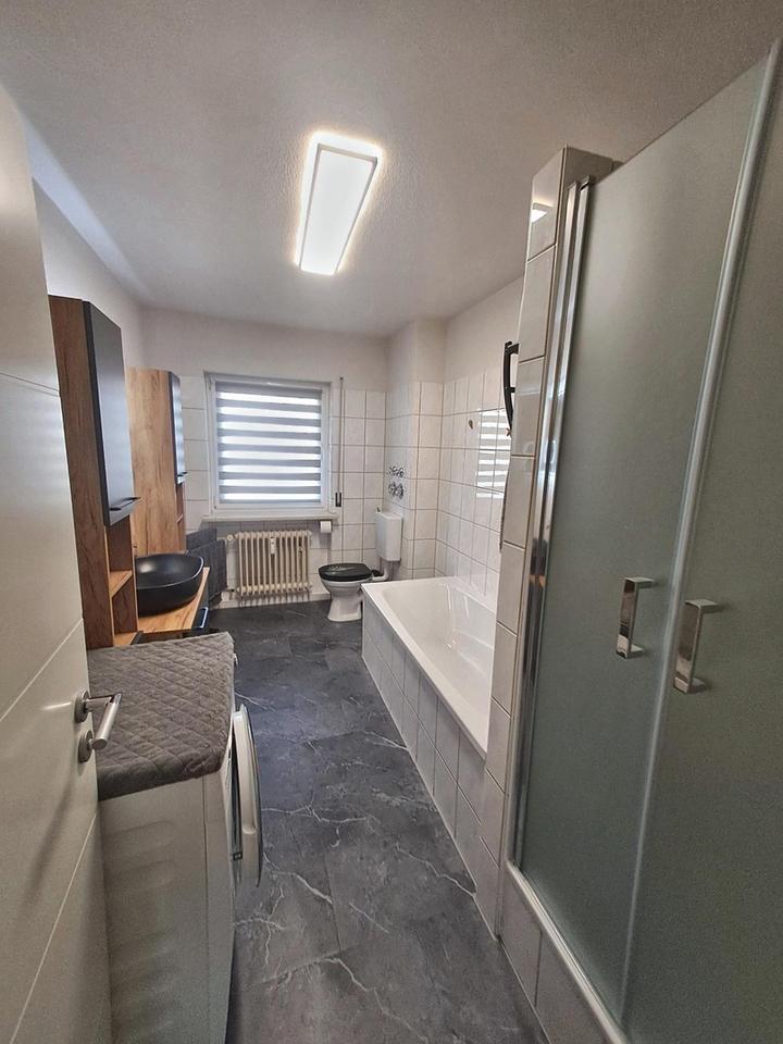 Charmante 4-Zimmer-Wohnung mit separater Wohnküche und zwei Bädern in Rosenheim zu verkaufen – Bild 9