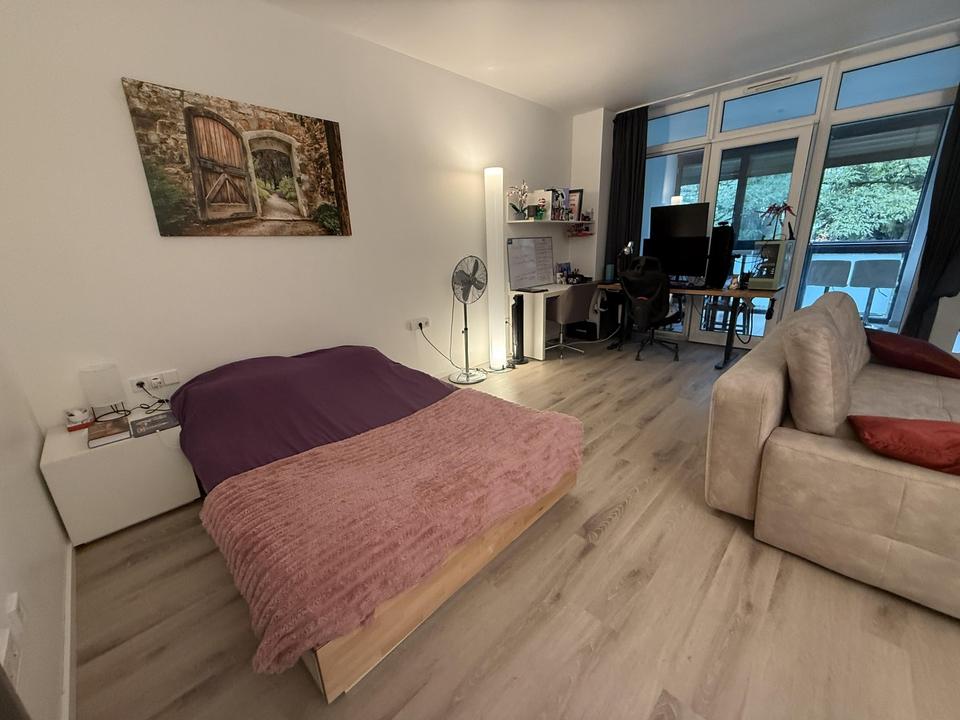 Wunderschöne, große 1-Zimmer-Wohnung mit Wintergarten, vollmöbliert – Bild 2