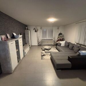 Gepflegte 4-Zimmer-Wohnung inkl. Terrasse und Balkon