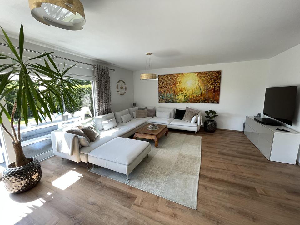 Moderne, neuwertige DHH (Effizienzklasse A) mit Einliegerwohnung - provisionsfrei – Bild 13