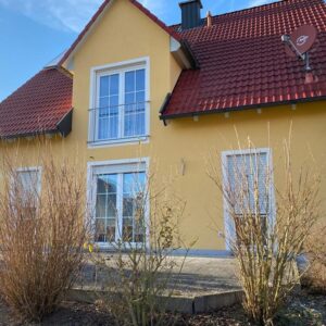 Moderne 3,5-Zimmer-Wohnung (72 m²) mit Garage, Terrasse & Gartenanteil in Herrieden