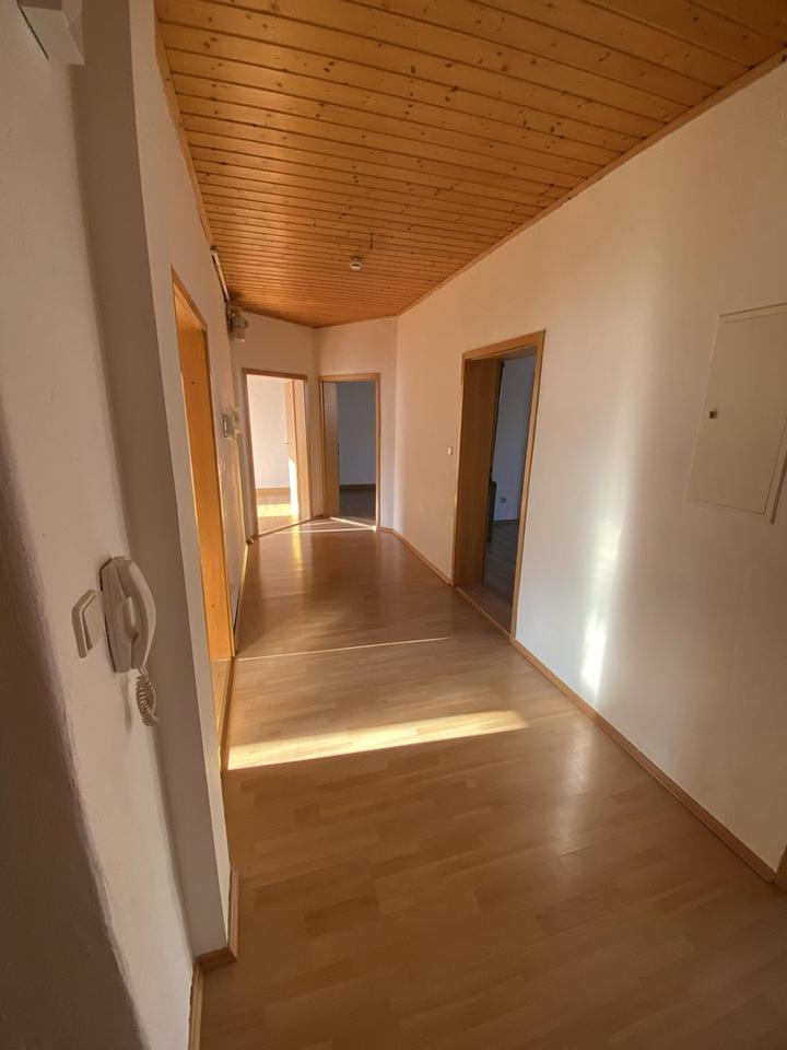 Lichtdurchflutete 4-Raumwohnung – Bild 2