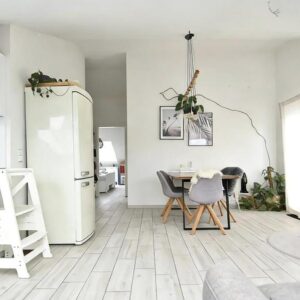 Moderne und helle 3,5-Zimmer-Wohnung | Balkon & Garage | EBK | 3 Min U-Bahn | Nähe Uni Hohenheim